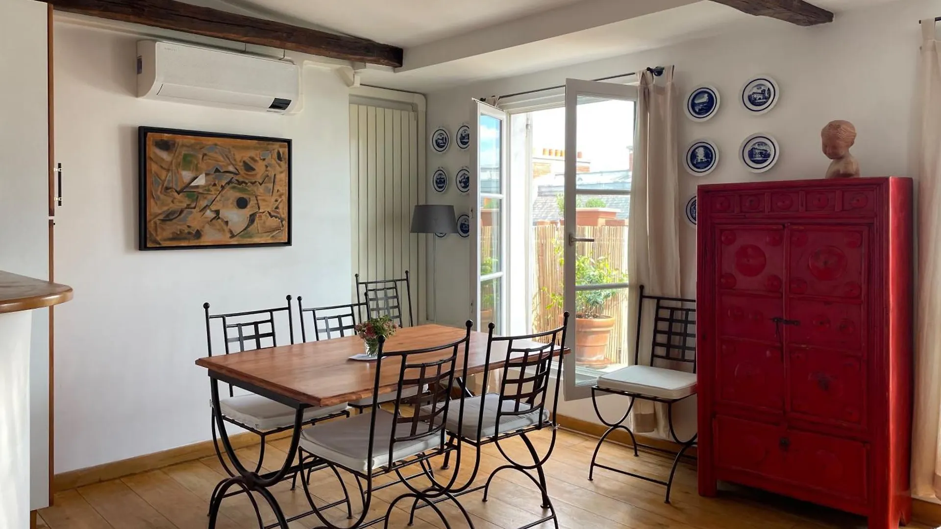 Apartment Suite Du Prince, 70 Sqm Ac Lift Terrace Garage Paris