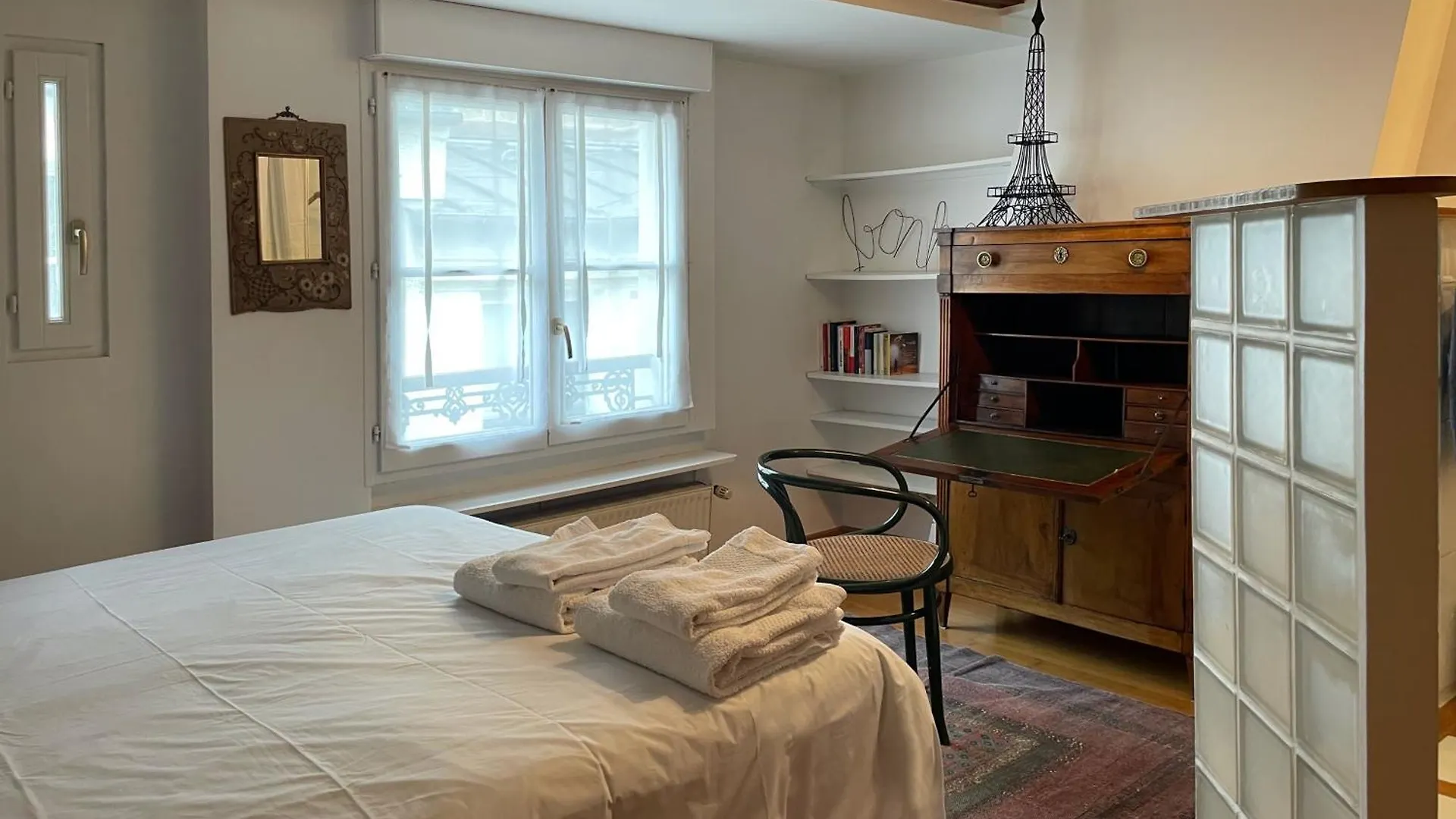 Suite Du Prince, 70 Sqm Ac Lift Terrace Garage Paris Apartment