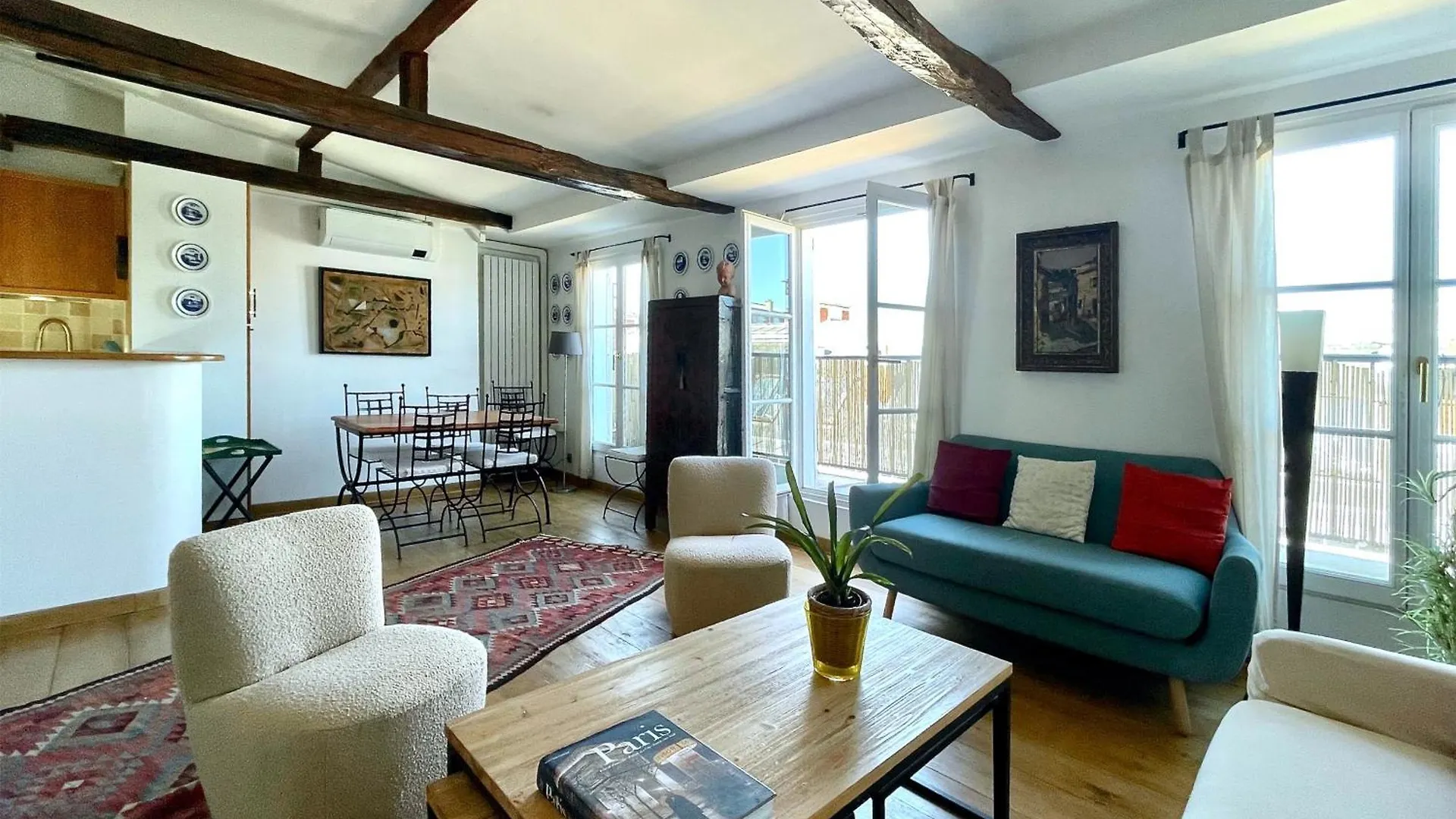 Apartment Suite Du Prince, 70 Sqm Ac Lift Terrace Garage Paris