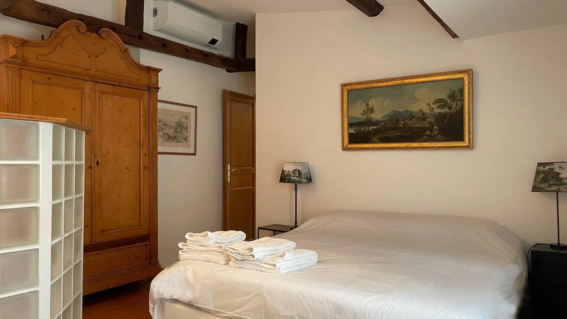Apartment Suite Du Prince, 70 Sqm Ac Lift Terrace Garage Paris