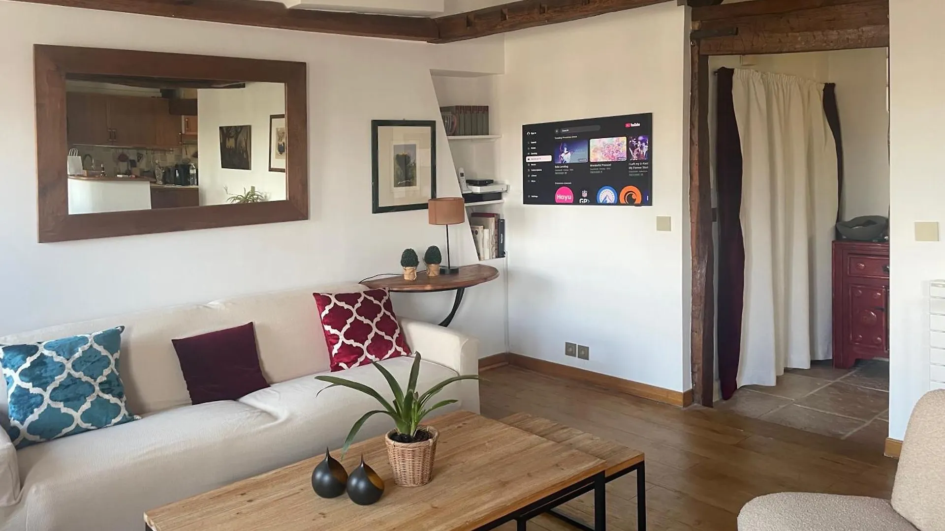 Apartment Suite Du Prince, 70 Sqm Ac Lift Terrace Garage Paris France
