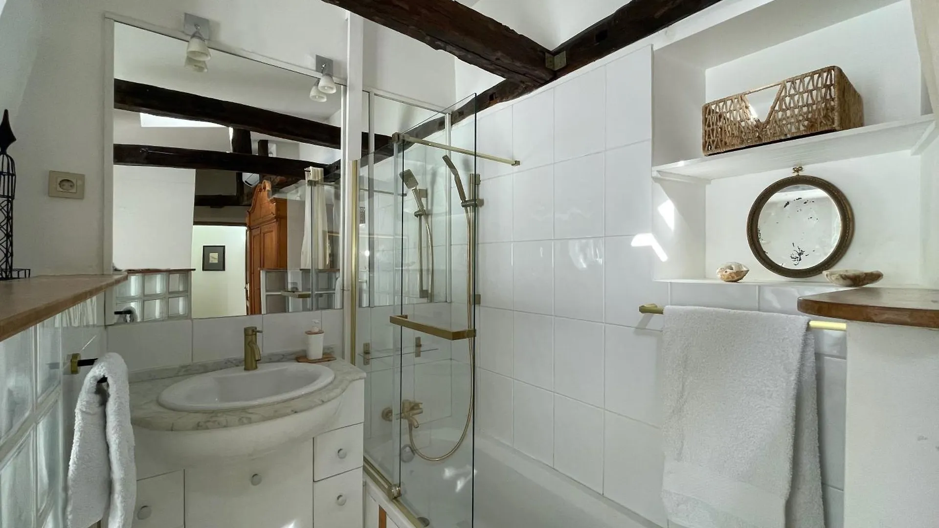 Apartment Suite Du Prince, 70 Sqm Ac Lift Terrace Garage Paris